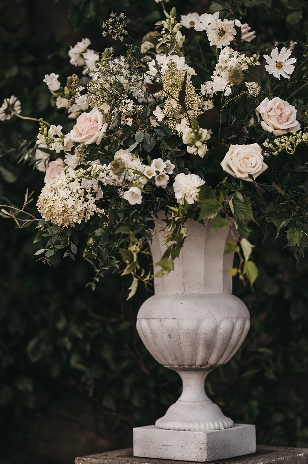 ISSY-AND-BELLA-WEDDING-FLORIST-HEREFORDSHIRE4