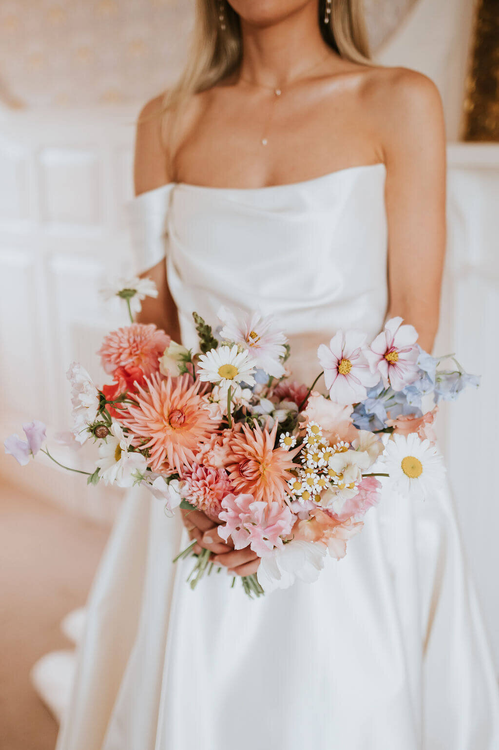 Issy-and-Bella-Floral-Design-Wedding-Florist-Herefordshire-Broadfield-Court-j&N32