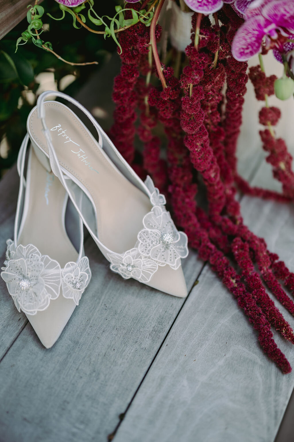 guest list management, wedding day, wedding day timeline, wedding details