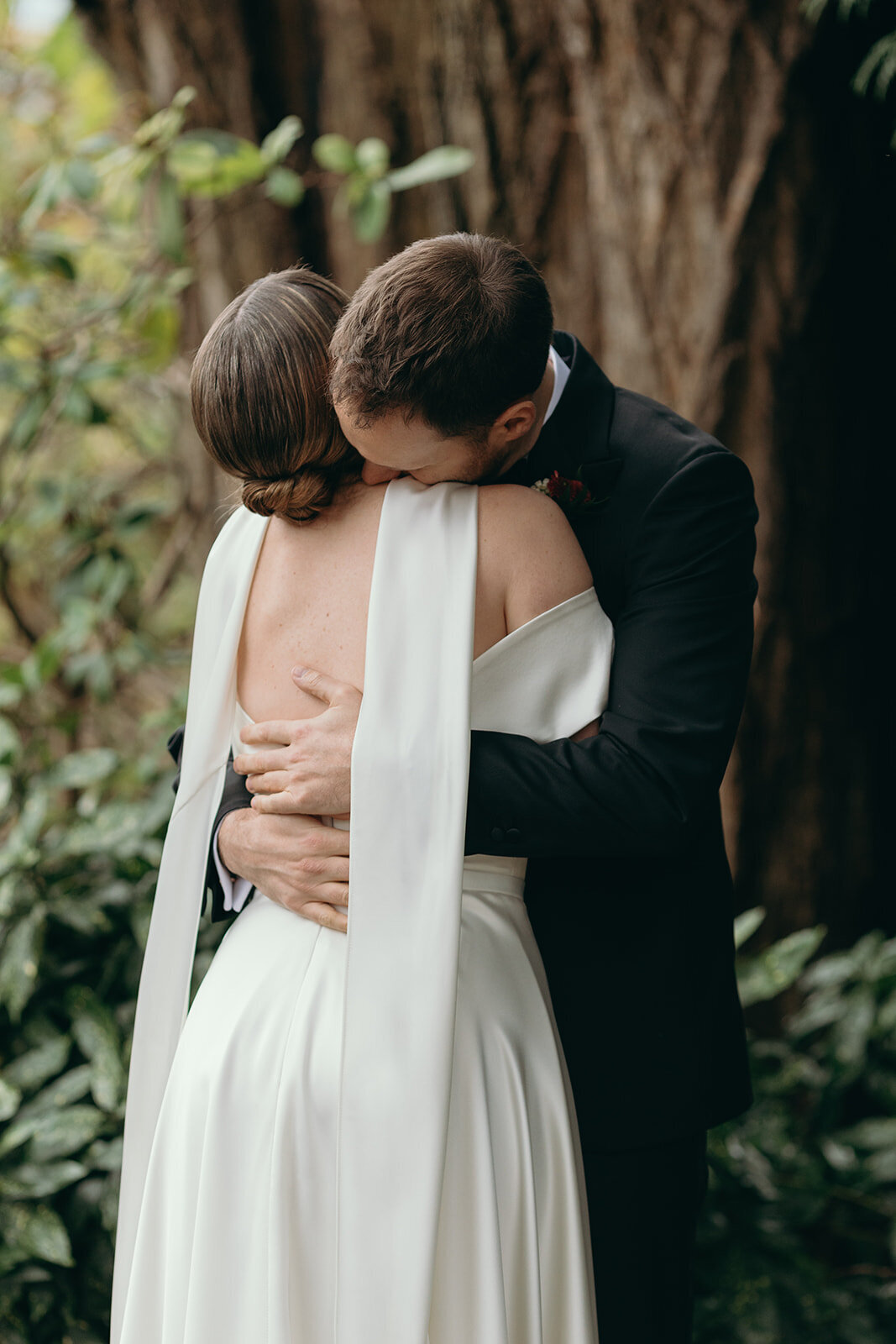 bride-groom-portraits-the-permanent-vancouver-wedding-thegodards