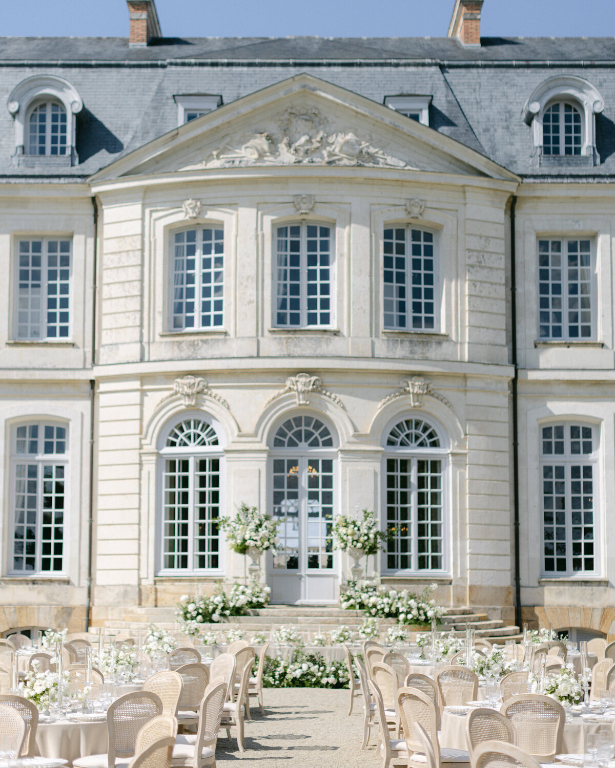 Chateau-de-Grand-Luce-wedding-florist-Floraison30