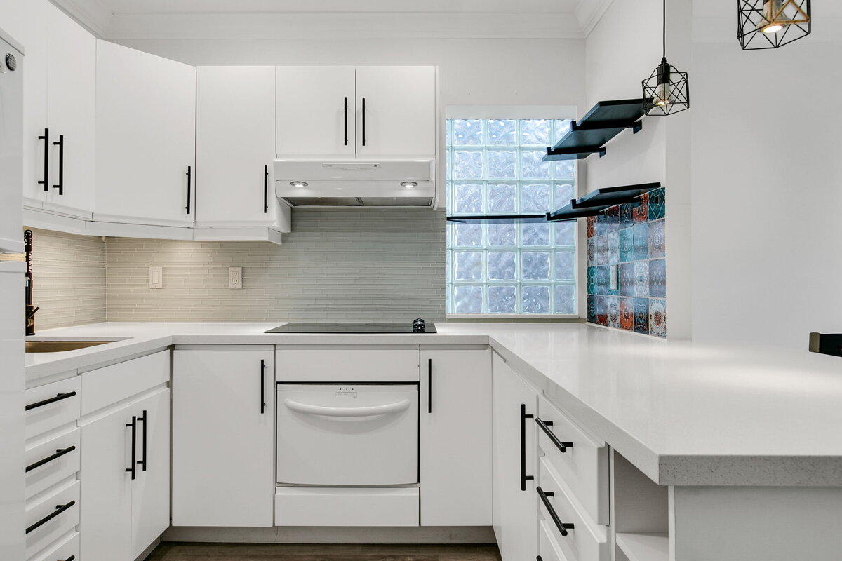 17-web-or-mls-15_003_Kitchen