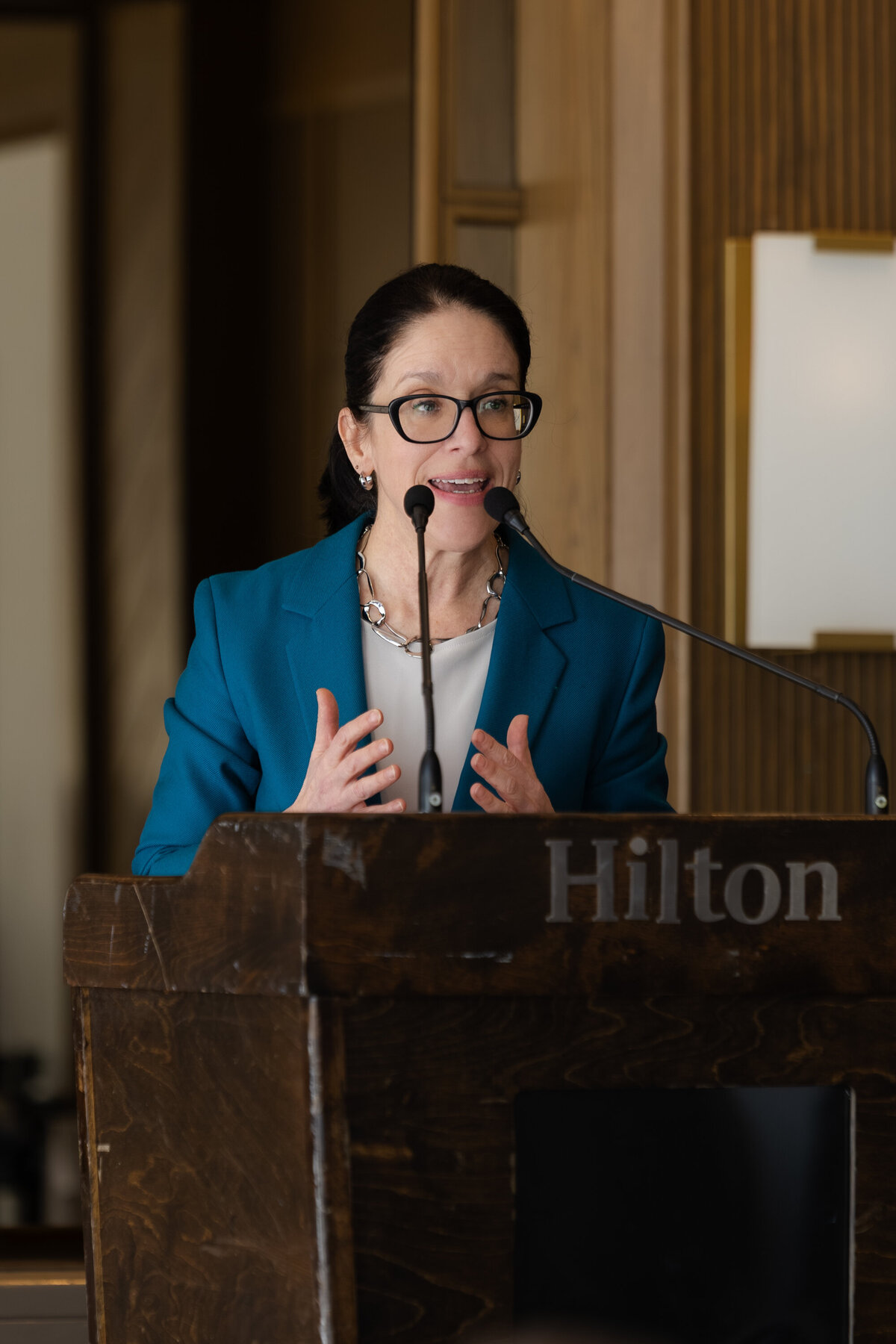 Photographe d'événement Québec Sonia LeBel Ministre responsable de l'Administration gouvernementale - Présidente du Conseil du Trésor - CAQ