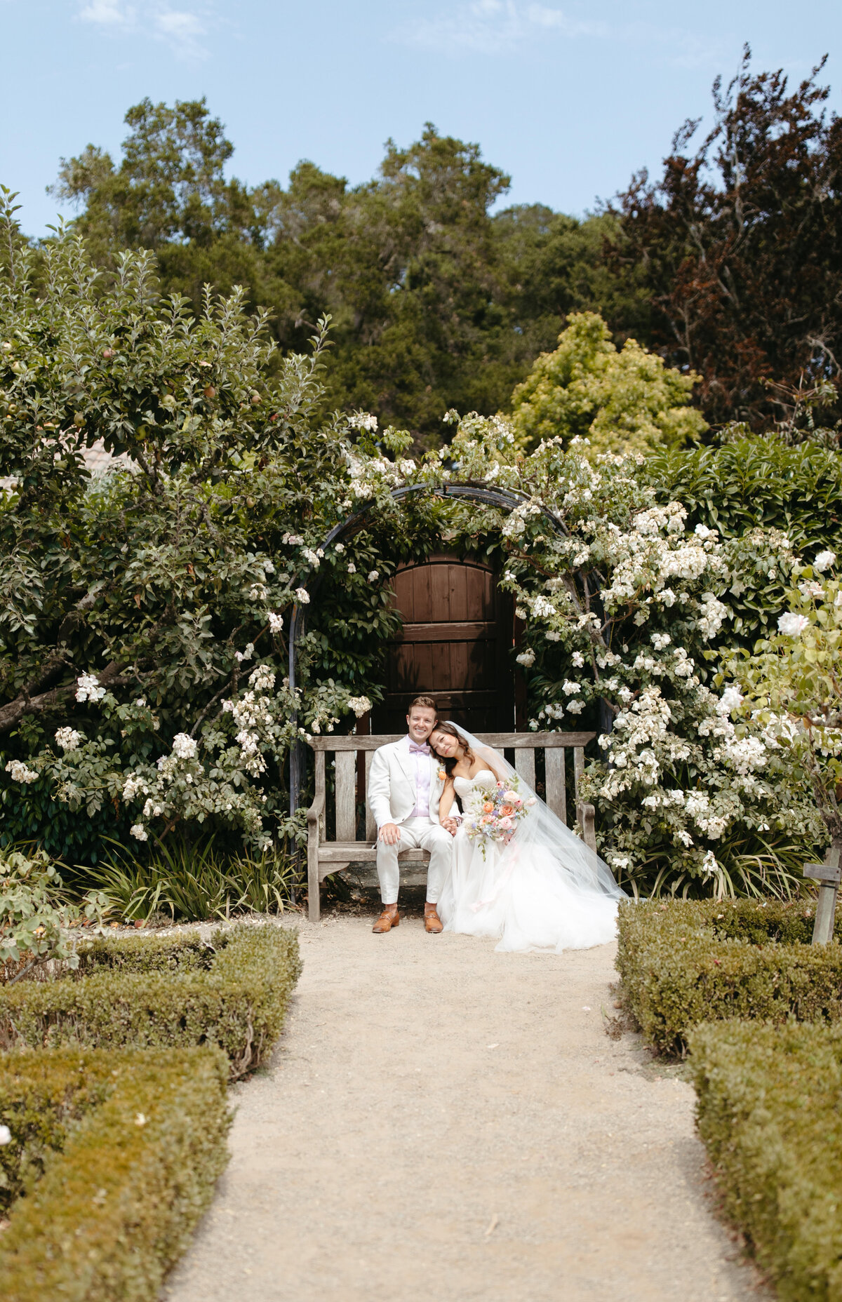 bride and groom outdoor portraits