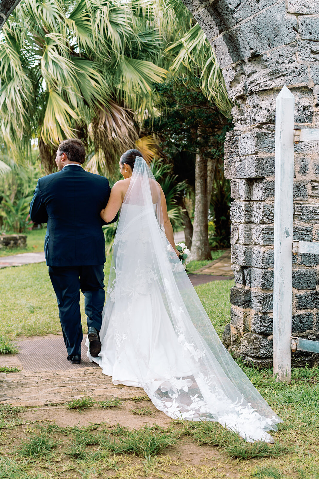 Hayley+Zach_Wedding_SNEAK_FoxtailCo_-478