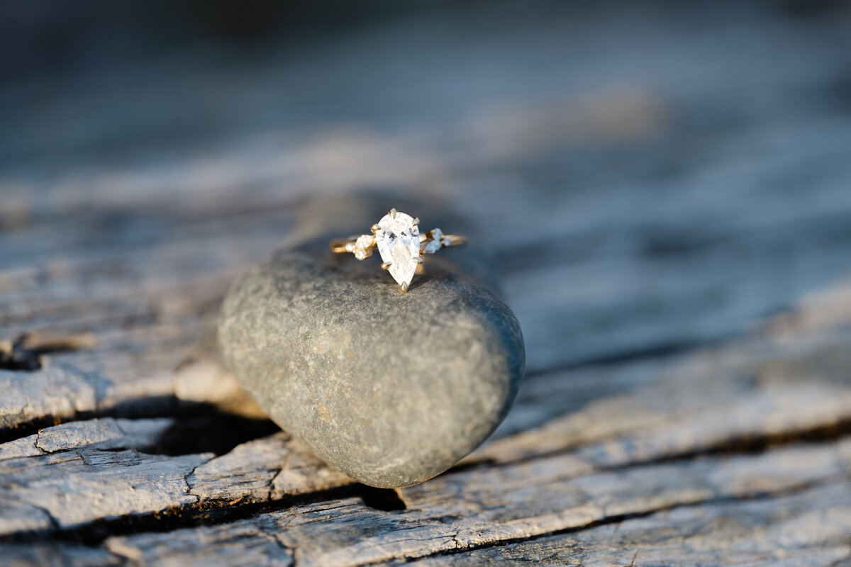 pear engagement ring