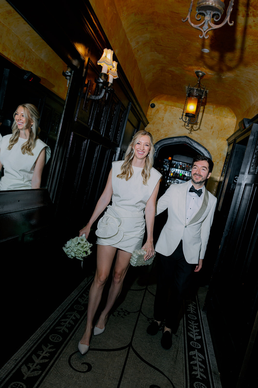 New York-City Hall-Elopement-Chic-Candid-Wedding-Larisa-Shorina-60