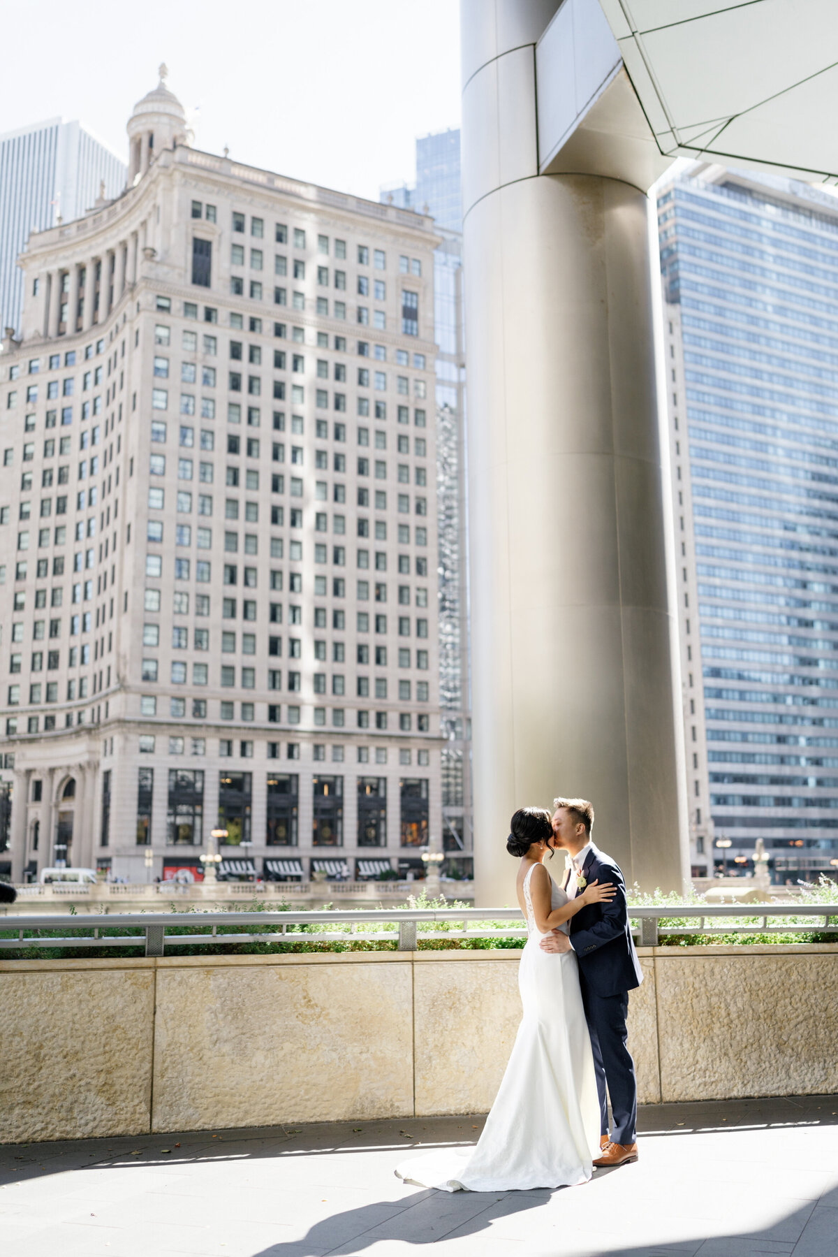 Aspen-Avenue-Chicago-Wedding-Photographer-Ivy-Room-Korean-Elegant-Modern-Romantic-Timeless-Jenny-Yoo-Elegant-Event-Lighting-City-True-To-Color-Photojournalism-47