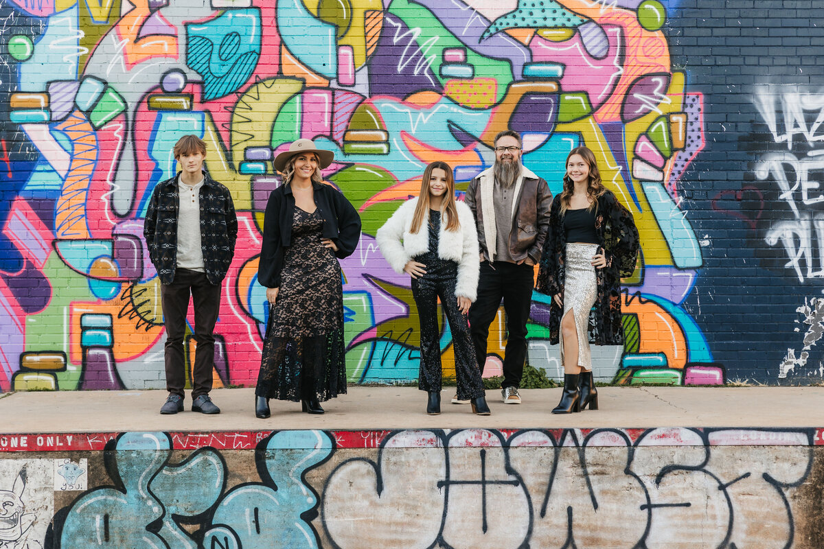stylish-family-photos-downtown-austin