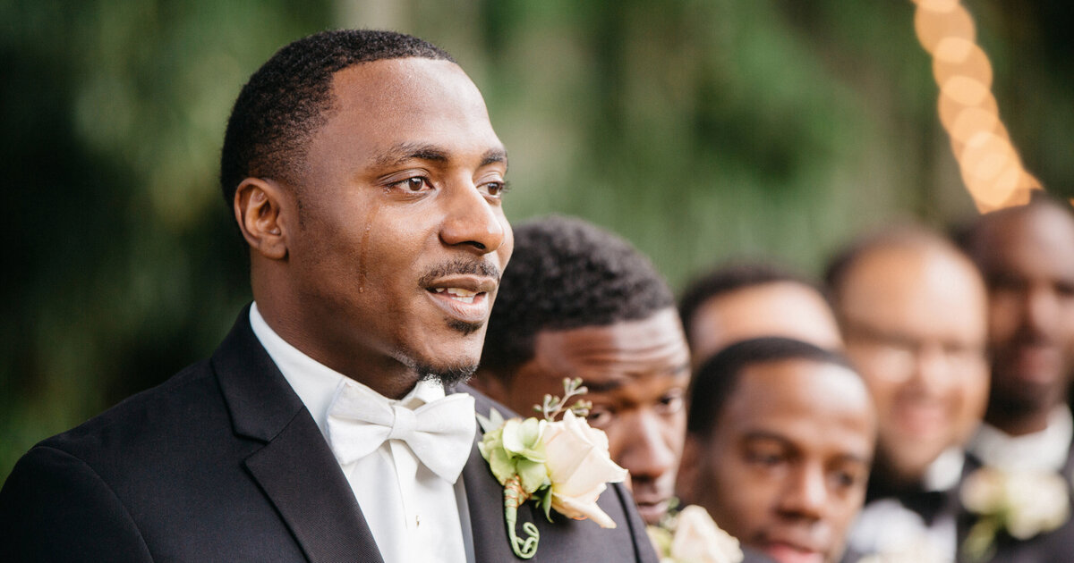 groom-crying-during-wedding-ceremony-philip-casey-photography-004-2