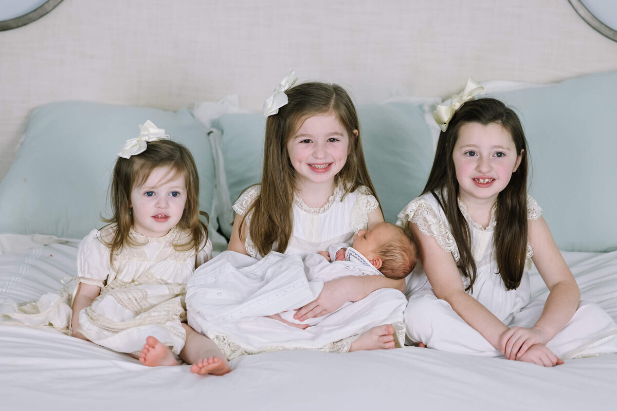 newborn-with-siblings-4