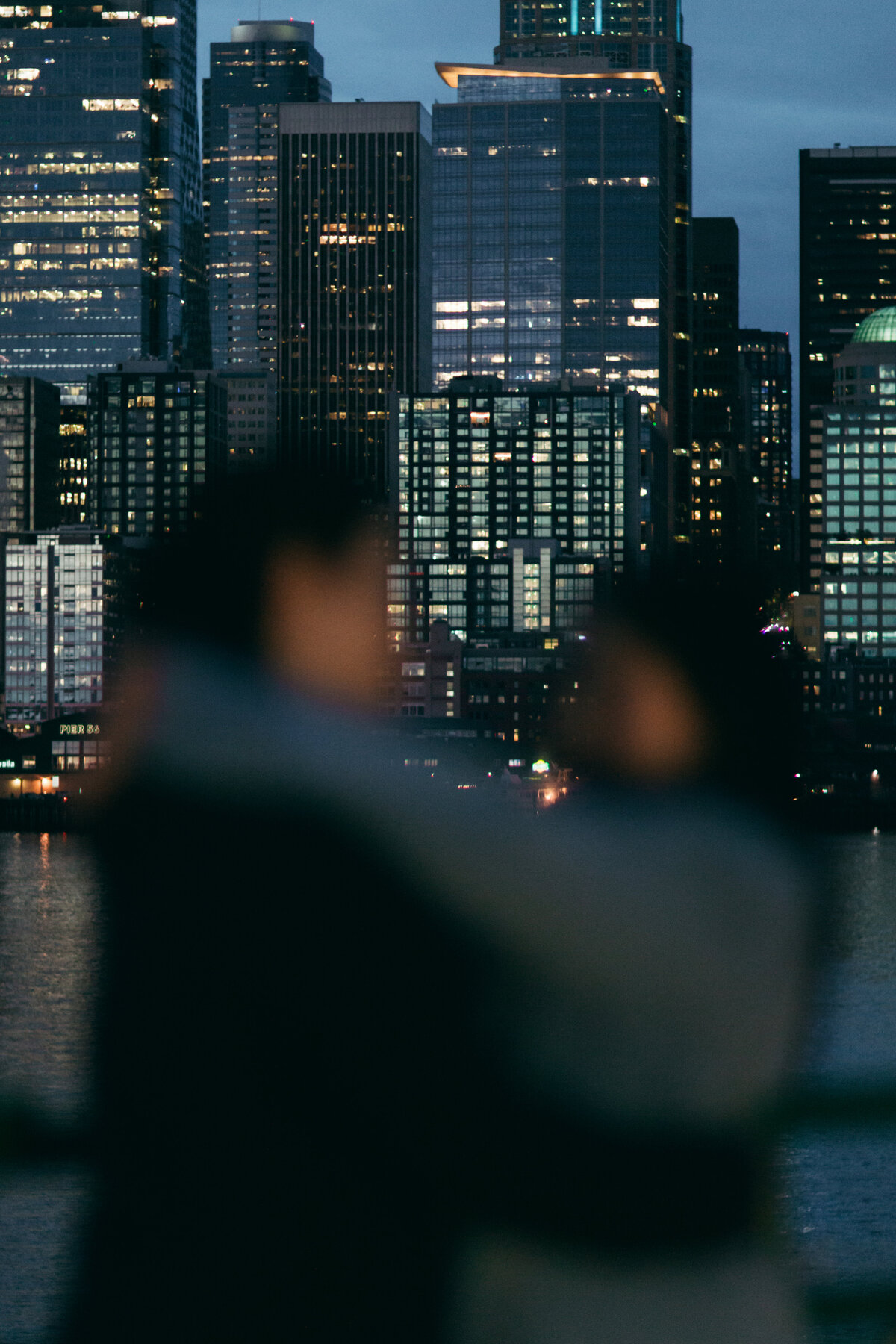 couples-session-seattle-ferry-jennifer-moreno-photography-documentary-style-washington