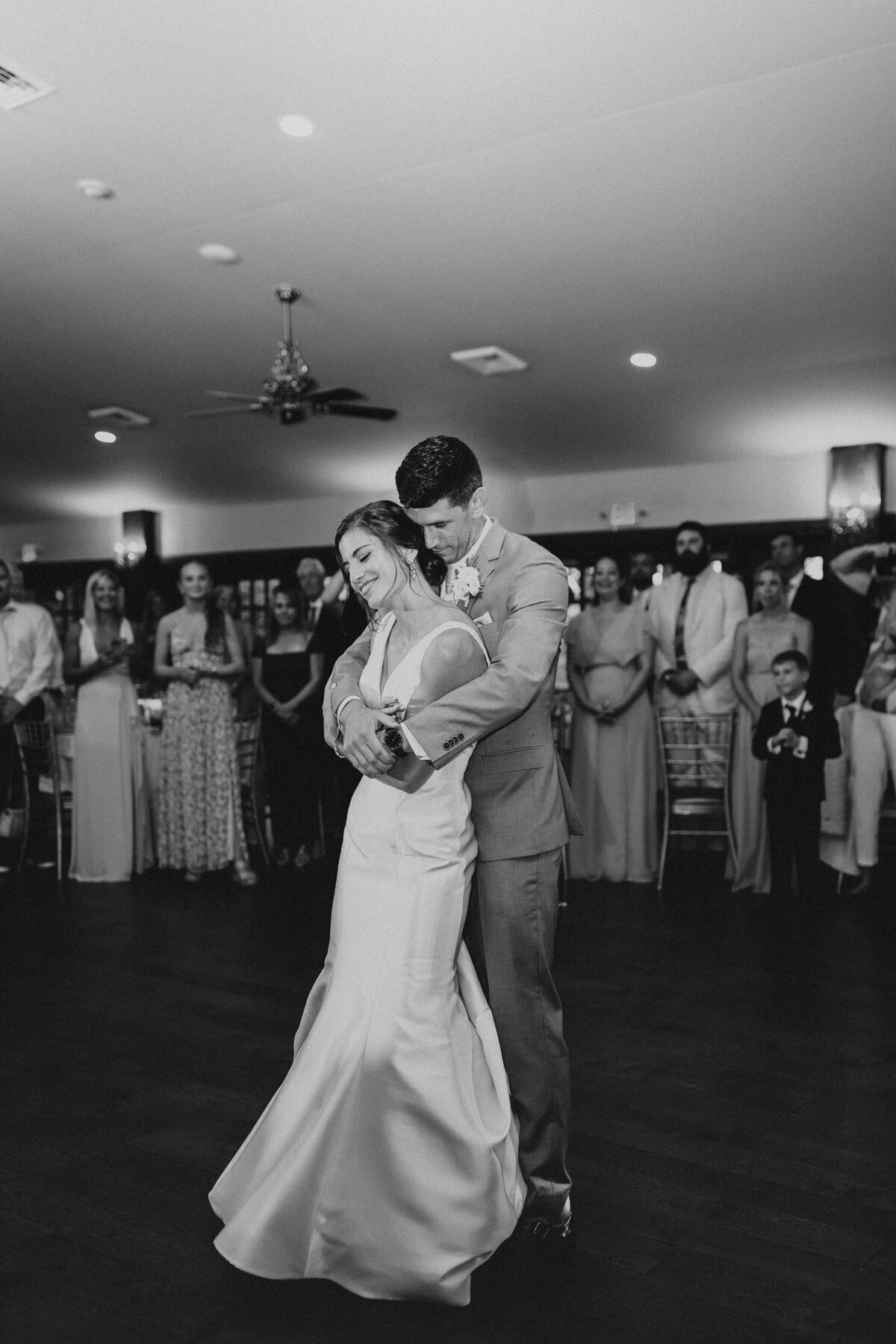 black-and-white-first-dance-saint-clements-castle