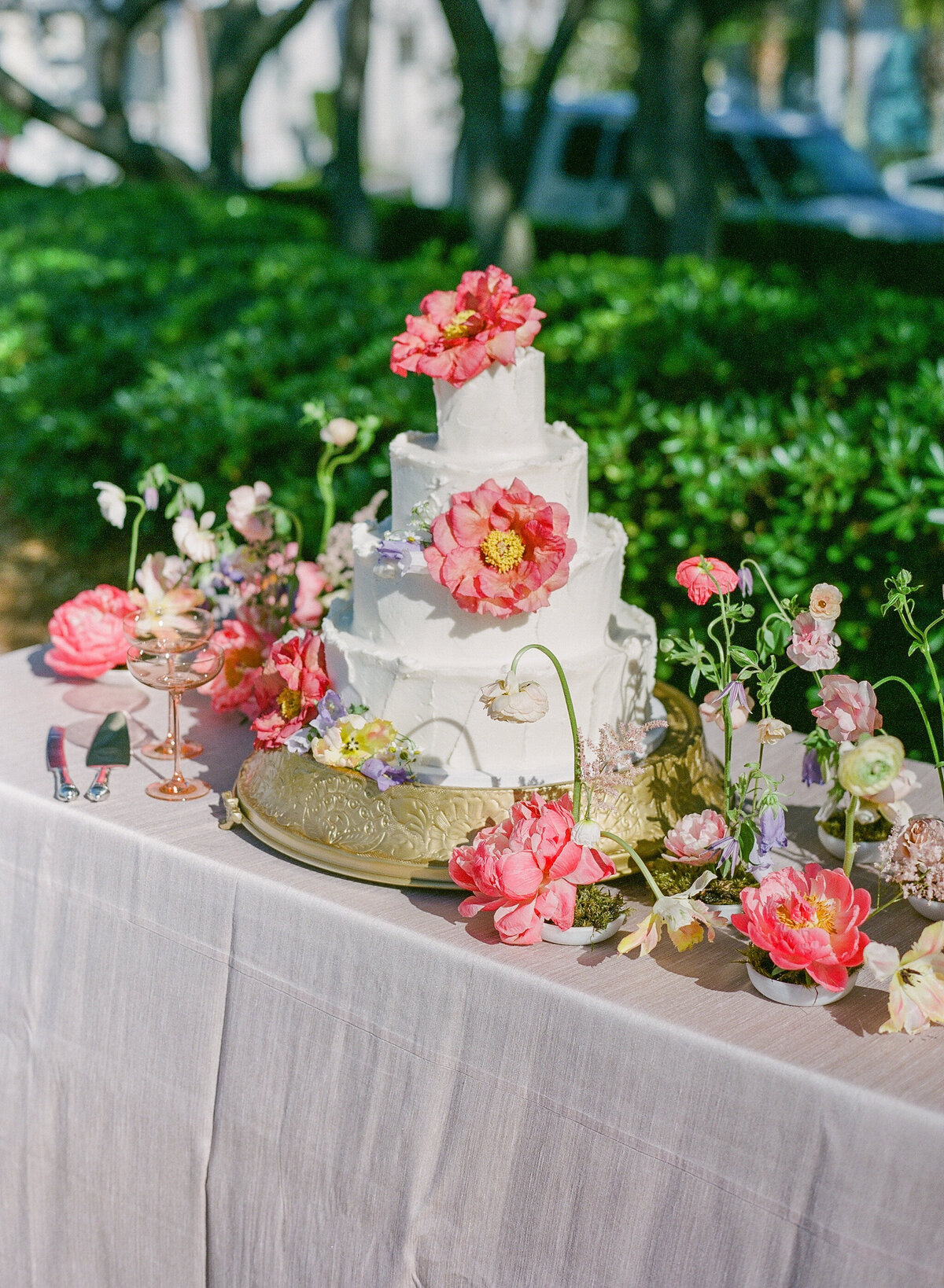 white-wedding-cake-blush-table