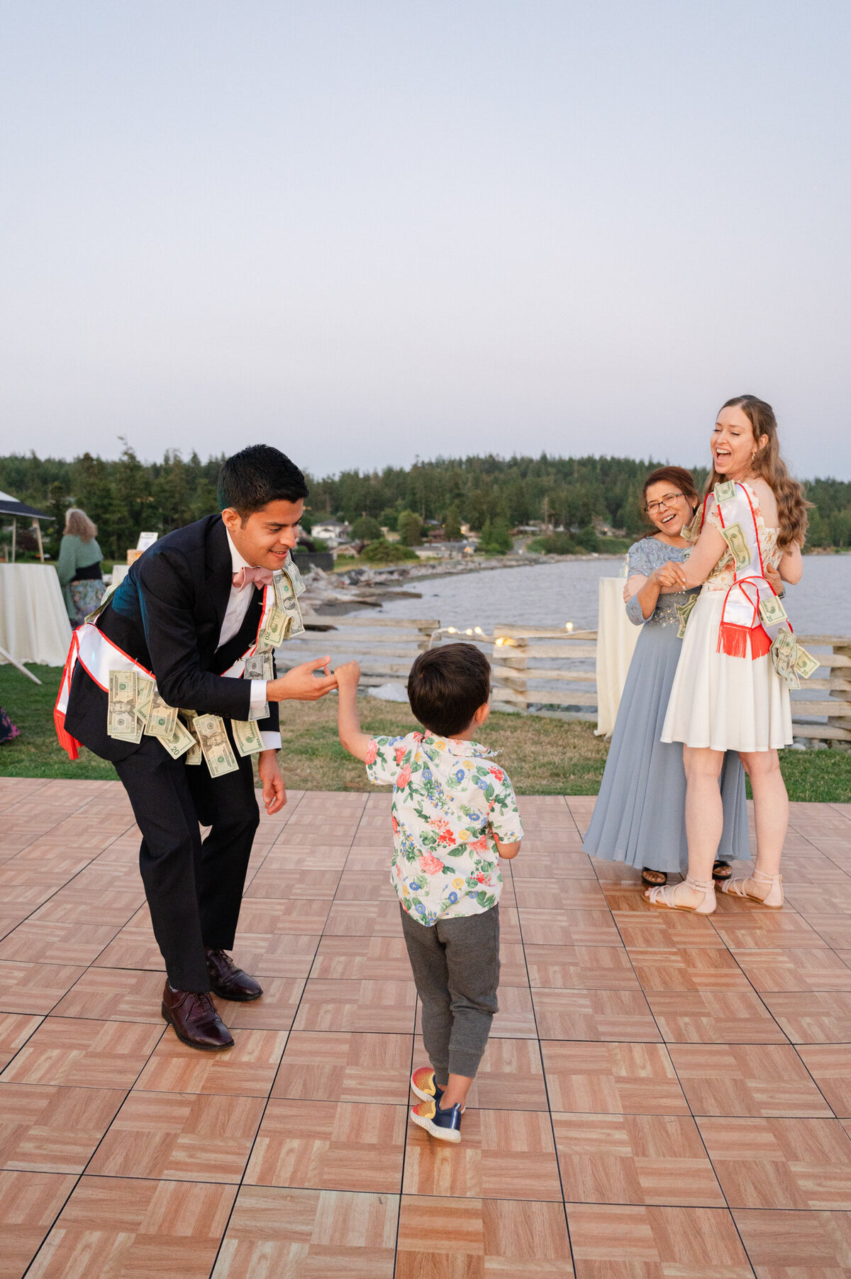 Hope-Island-Beach-Club-Wedding-LaConner_Caylie-Mash-Photography_839