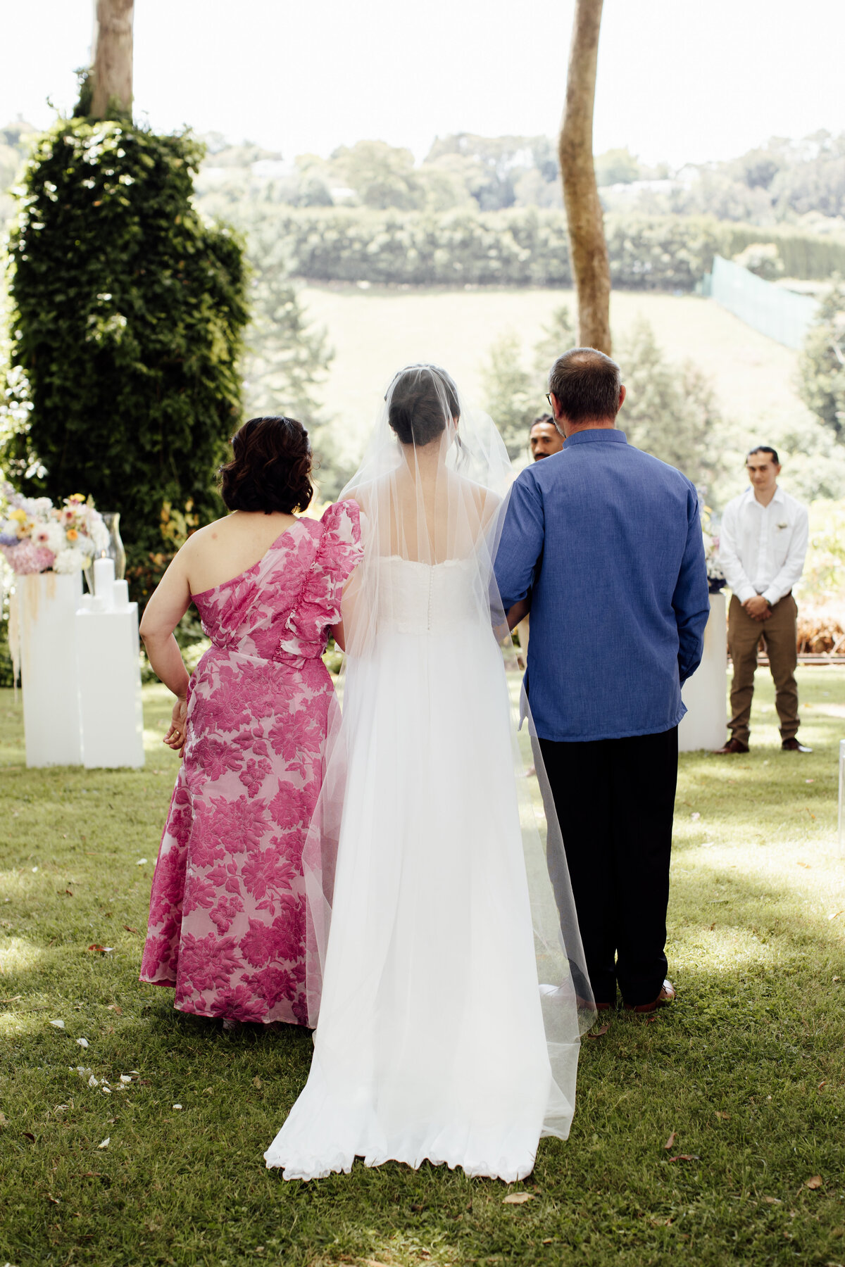 SNEAK PEEKS-2166