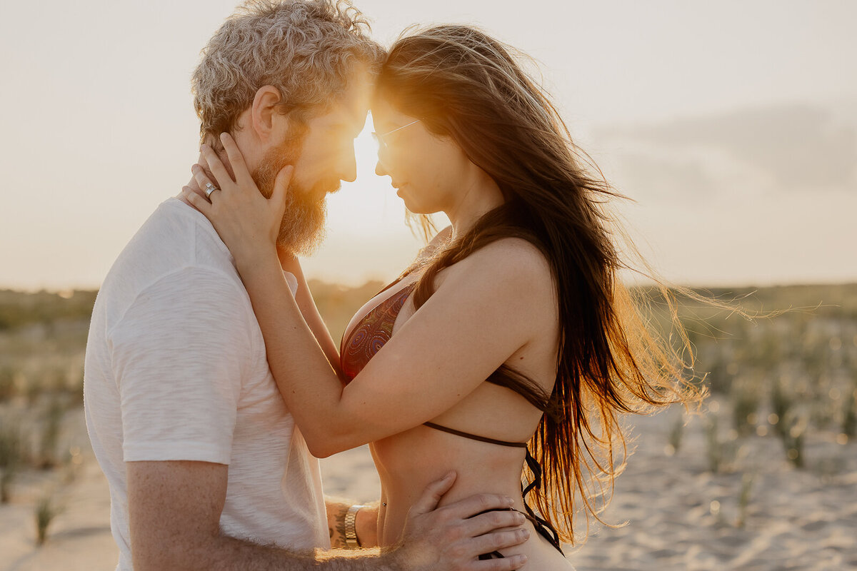 sandy-hook-nj-couple-photoshoot