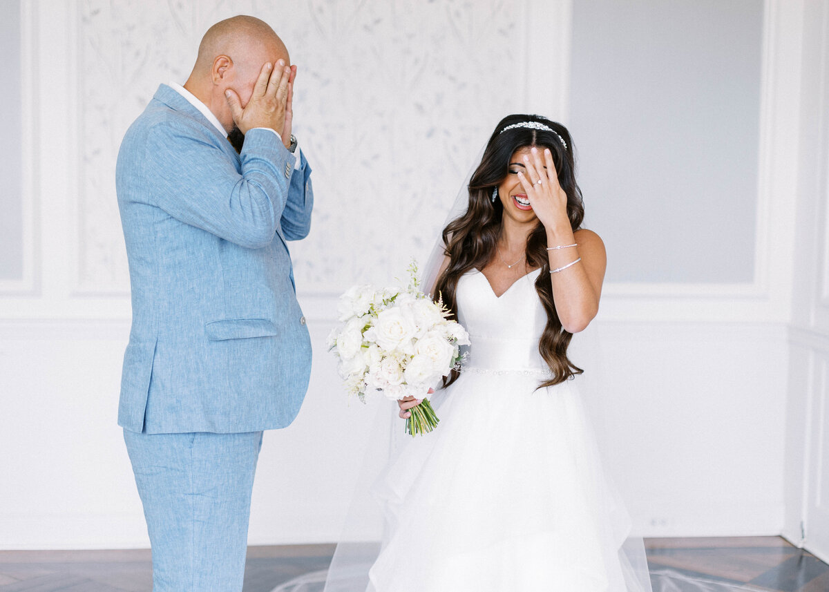 Huntingdon-Valley-Country-Club-Wedding-Bride-Getting-Ready_021