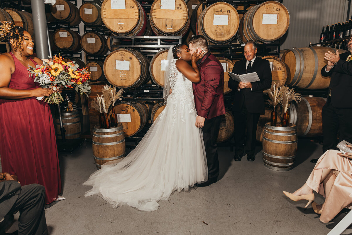 ariel-amir-photo-green-bench-elope-tampa-chantilly-chic-celebrations-5