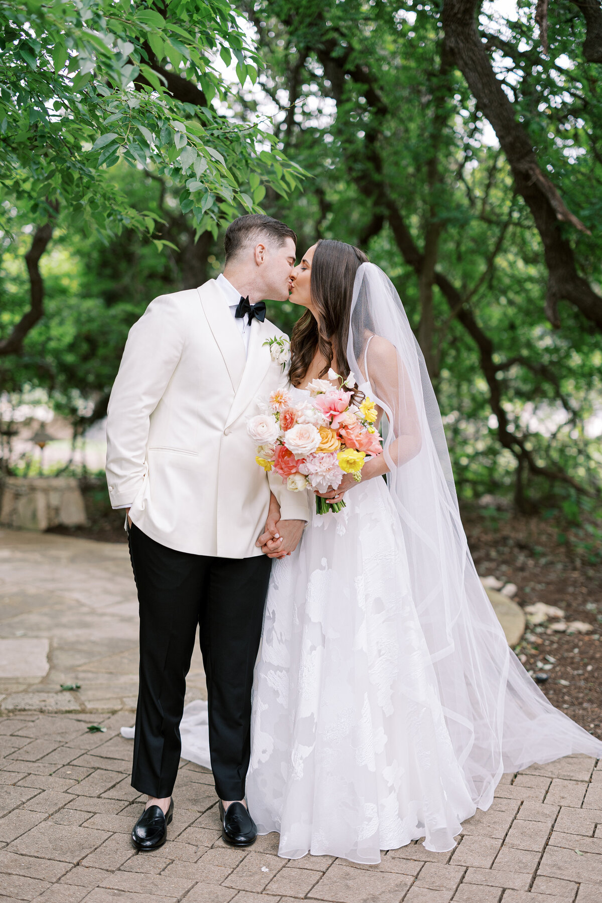 Diana-Brewer_Emily-Calvin_4Bride-Groom-39