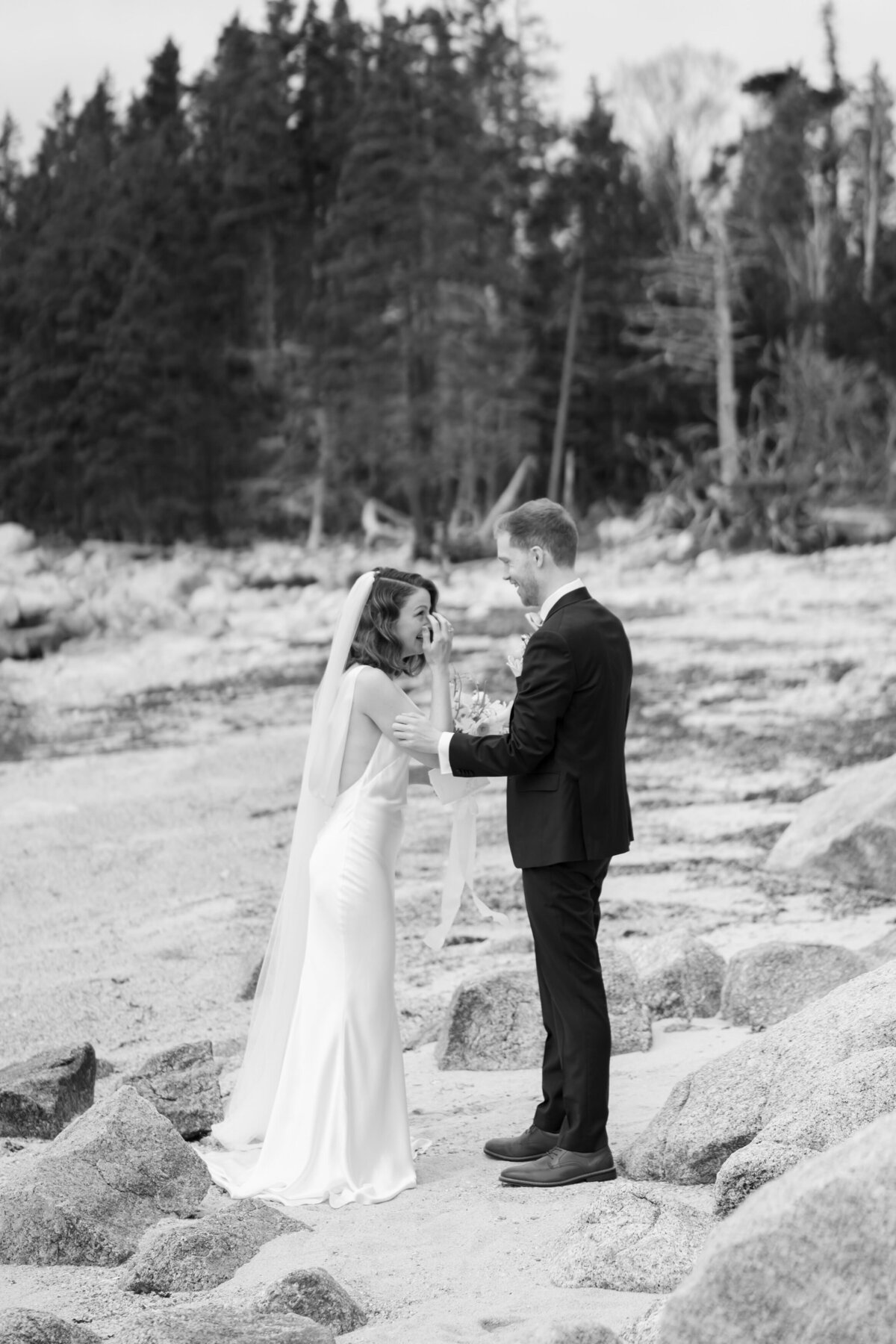 VFWedding_FirstLook_0031