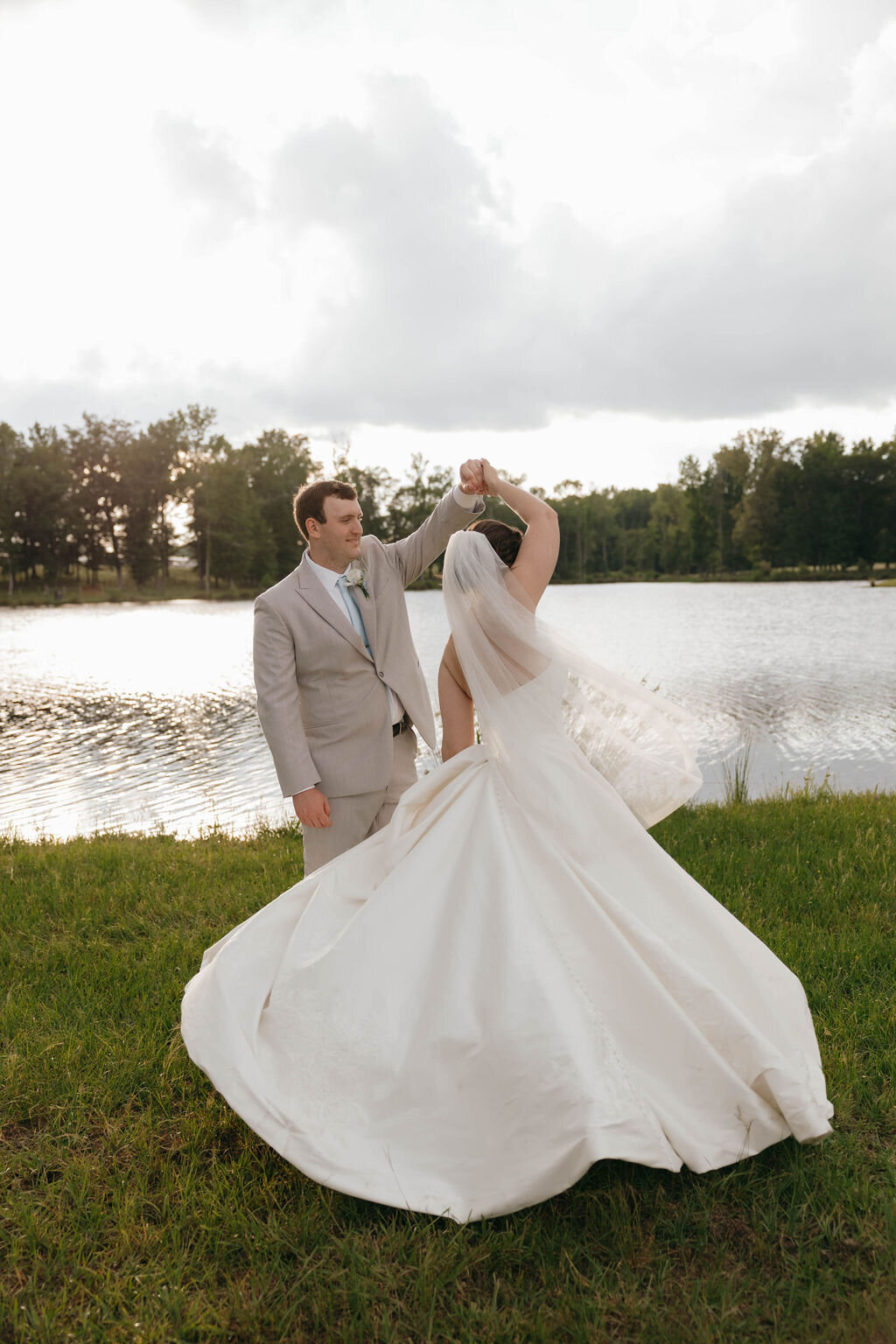 Emily-Hayter-Georgia-Wedding-Photography-Bride-and-Groom7334