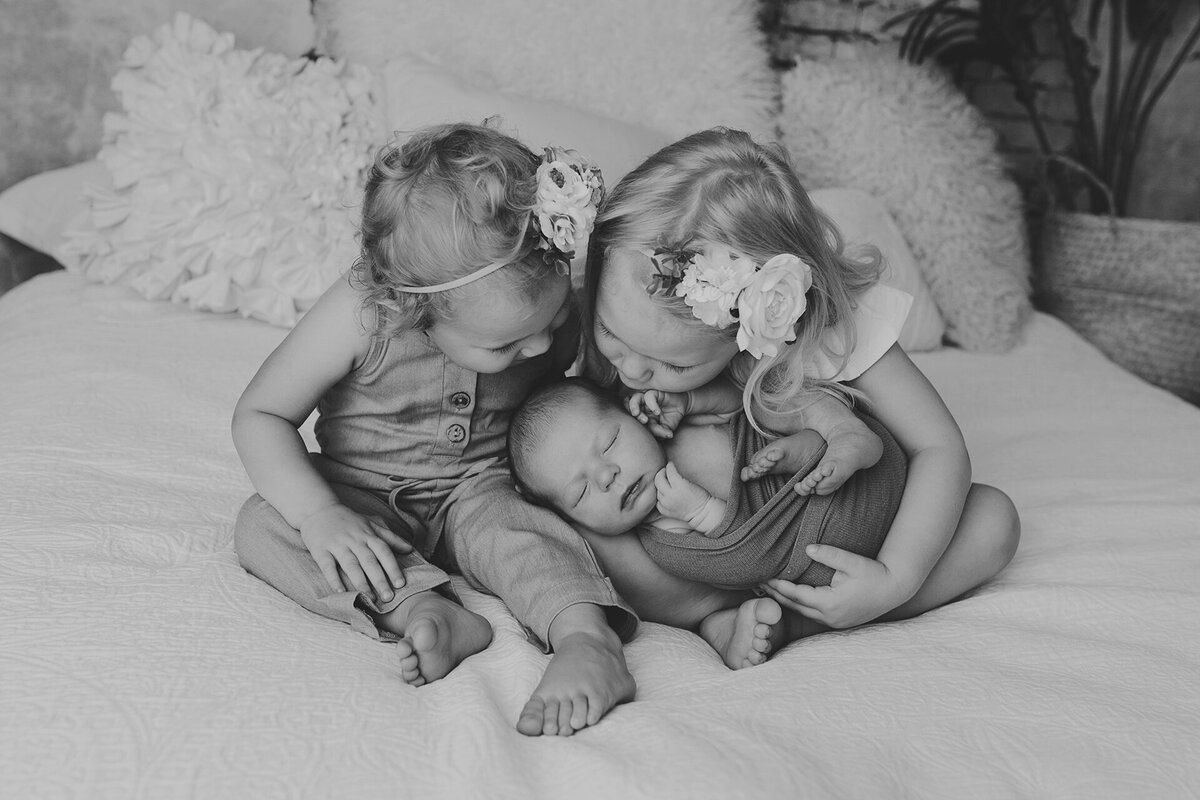 newborn-photographer-near-me-elkhorn-area-wi-munchkin-moments