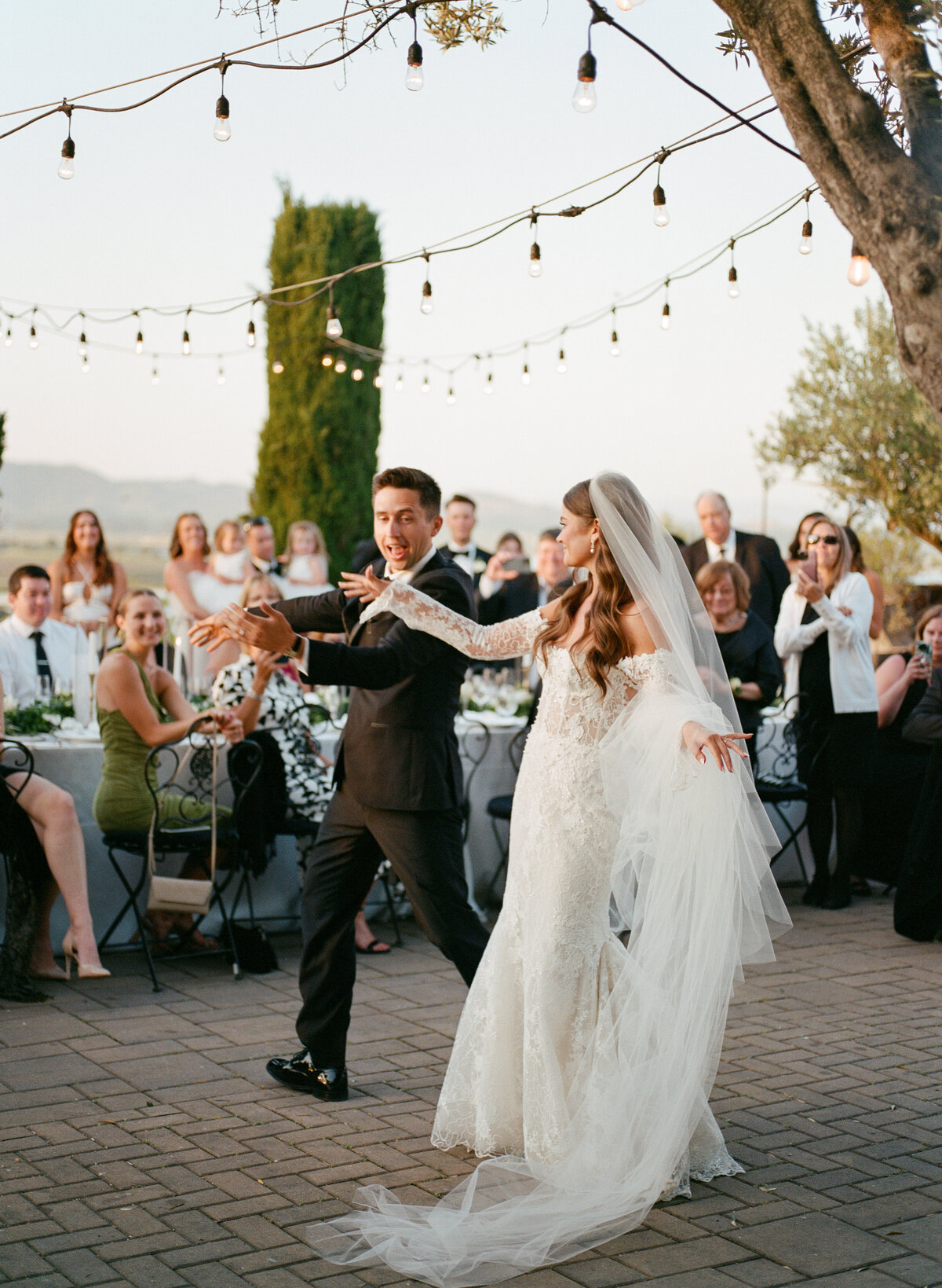 Ashley + John Viansa Sonoma Winery Wedding Cassie Valente Photography 730