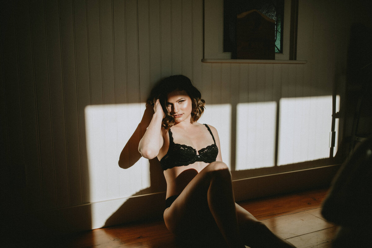 boudoir-cinematic-empowerment-selflove-women-beautiful-sunshinecoast-vancouver-Angie-2851