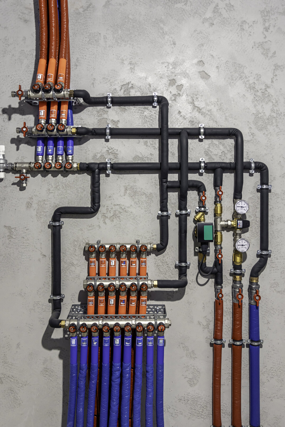 modern-autonomous-heating-system-boiler-room