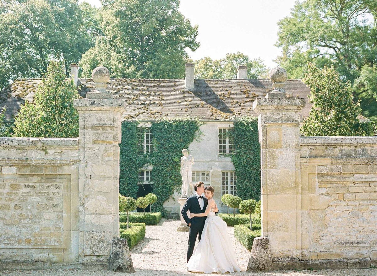 Chateau-Villette-Wedding-Photographer-Paris-Luxury-Wedding-Film-Photos-Molly-Carr-Photography-60