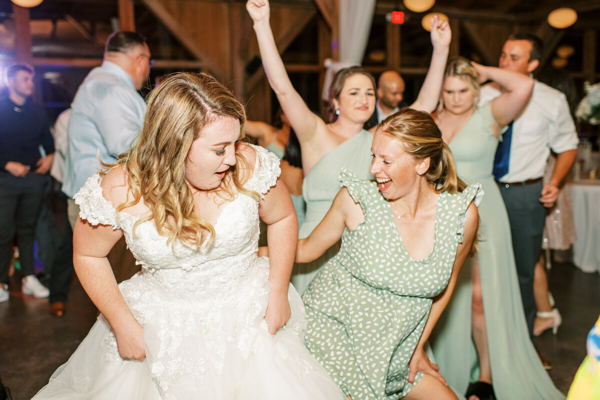 Ashley Dye- Jacksonville Wedding Photographer- Barn At Cottonwood Ranch- JoannaJay-6052