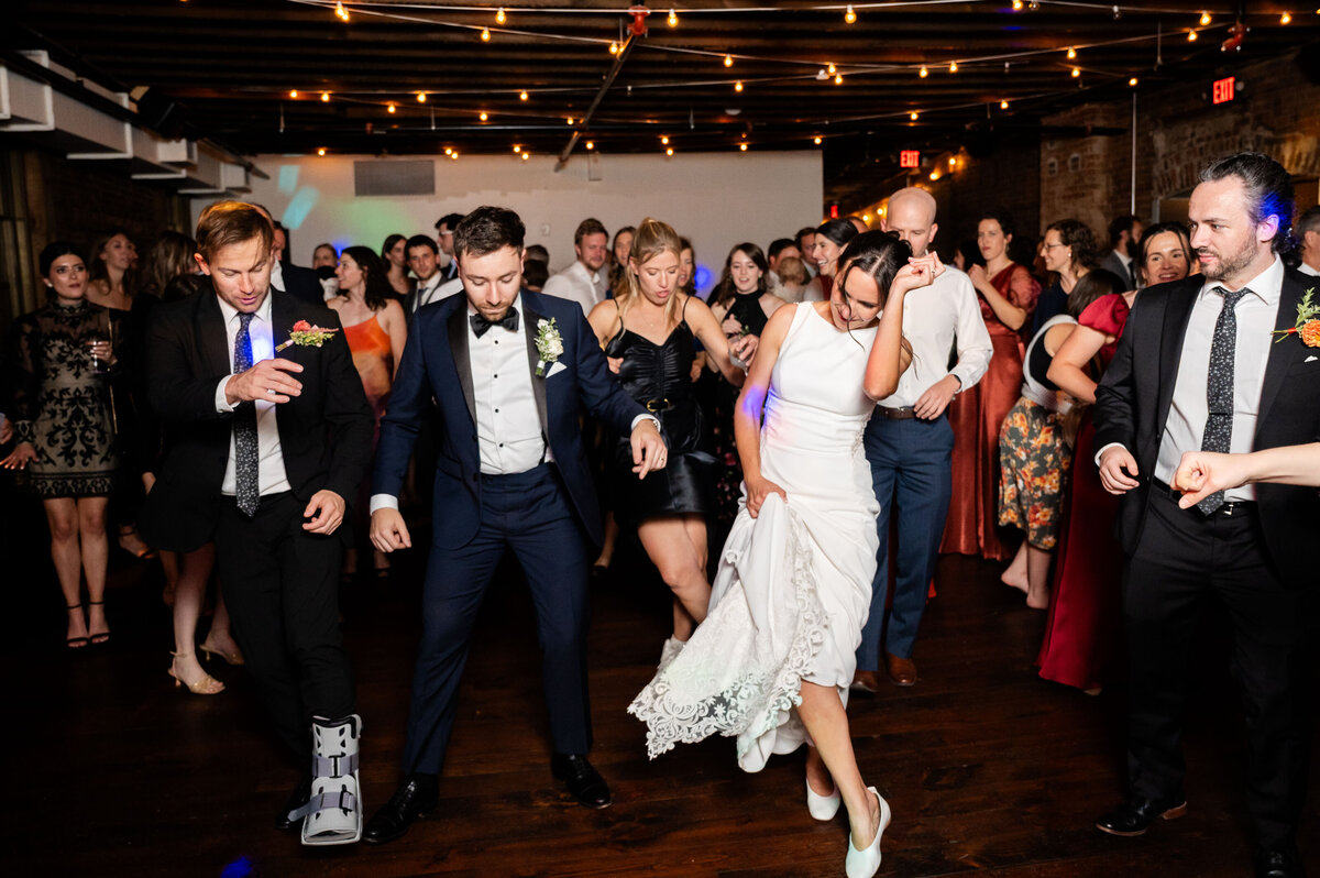 elizabeth-andrew-st-thomas-more-catholic-wedding-photo-45