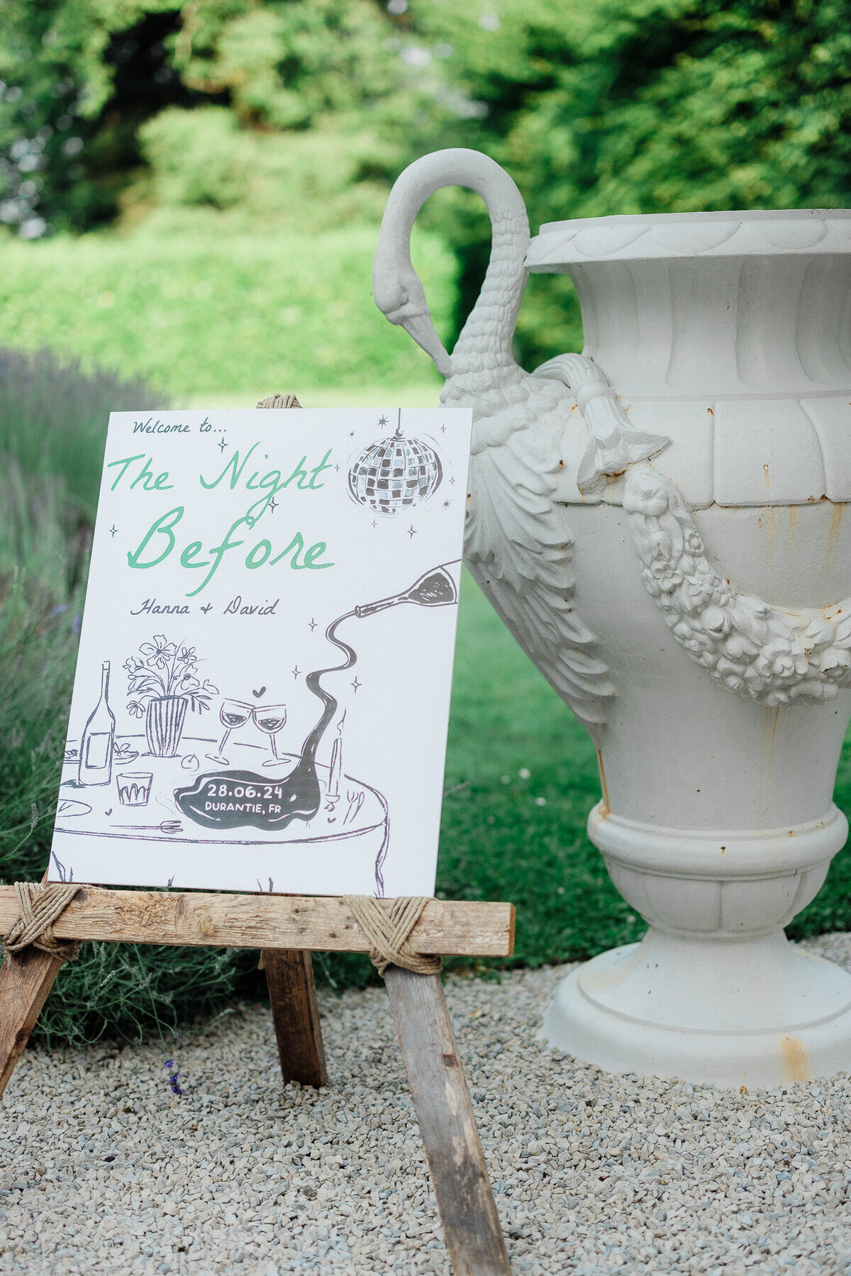 Modern_Chic_Chateau_Valouze_Destination_Wedding_Photographer-30