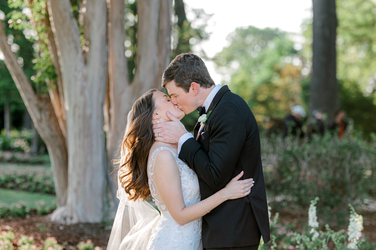 Gena & Matt's Wedding at the Dallas Arboretum | Dallas Wedding Photographer | Sami Kathryn Photography-166