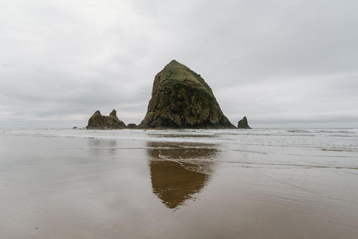 haystack_rock_cannon_beach_oregon