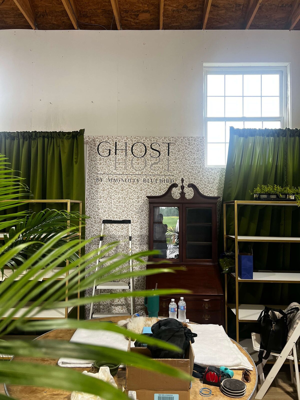 Old-Line-Markt-Poolesville-Maryland-Aix-La-Chapelle-Danielle-Couick-Ghost-Host-Magnolia-Bluebird7