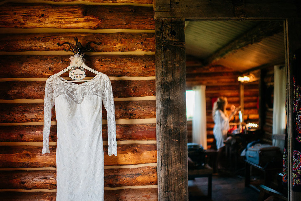 Strawberry-Creek-Ranch-Modern-Minimalist-Outdoor-wedding-in-Granby-Colorado-Wedding-dress-Bridal-Suite