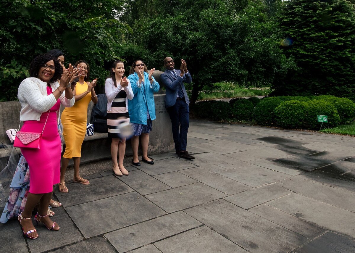 osborne-garden-elopement-family-clapping