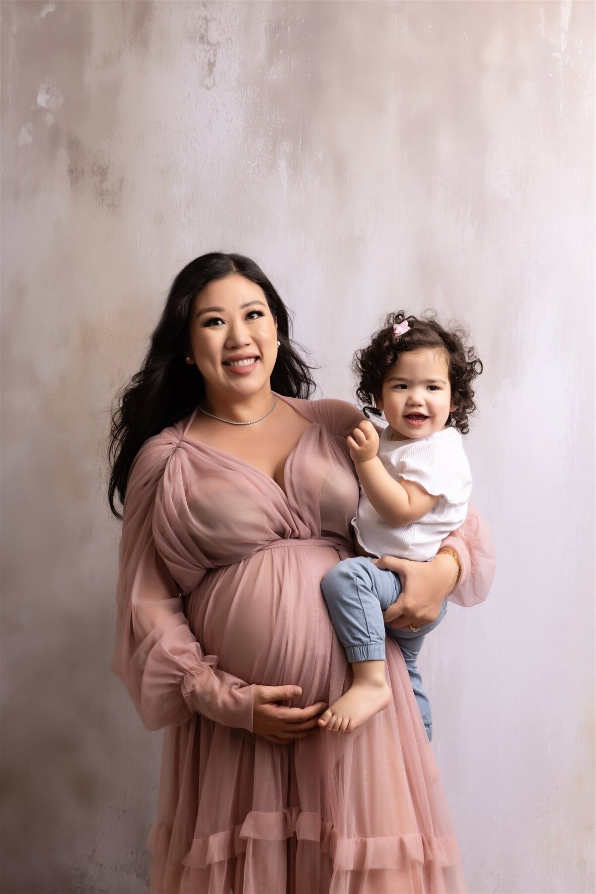 Best Pregnancy Photographer near me 