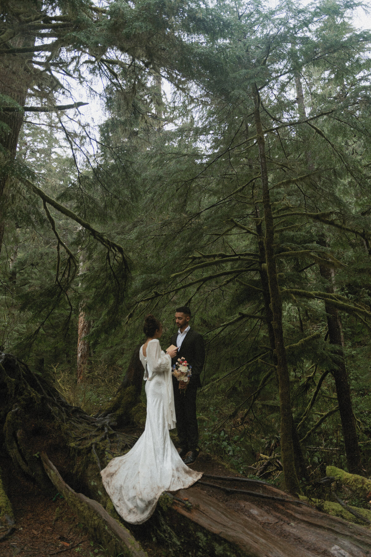 elopement oregon short sands beach - lizarrietaphotography-97