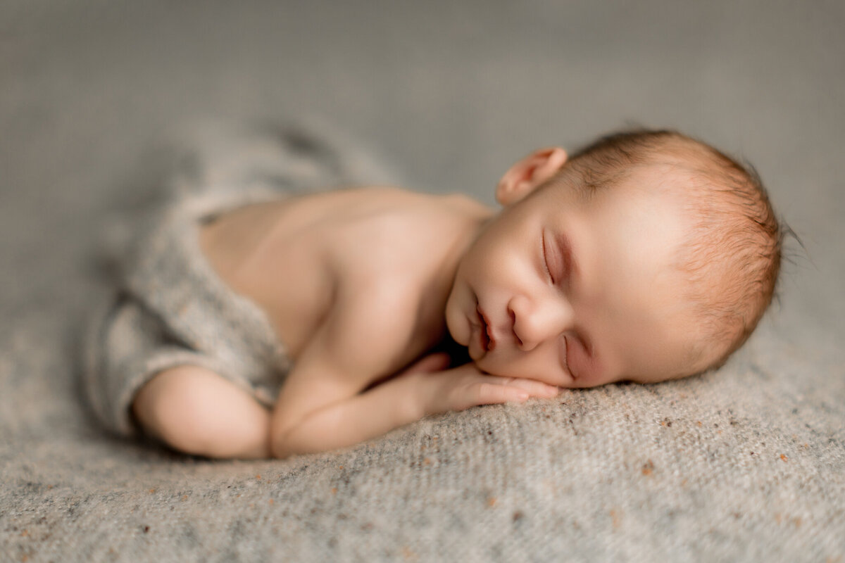best NWA newborn portraits, newborn photoshoot near me, Northwest Arkansas newborn portrait studio, best NWA baby photographer