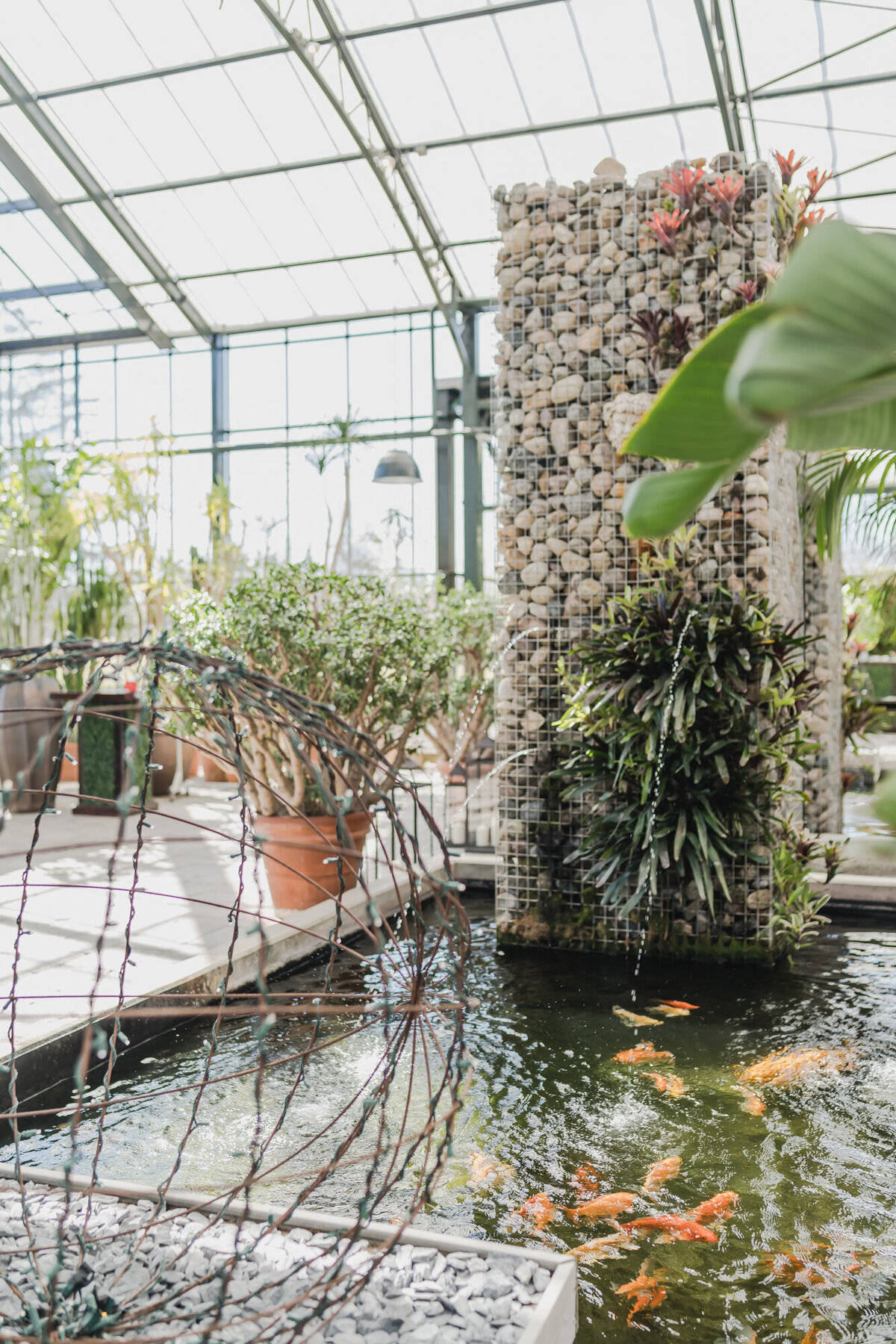 BLUSH AND BLACK SPRING PLANTERRA CONSERVATORY WEDDING IN WEST BLOOMFIELD, MICHIGAN PROVIDED BY KARI DAWSON, TOP-RATED DETROIT WEDING PHOTOGRAPHER, AND HER TEAM48