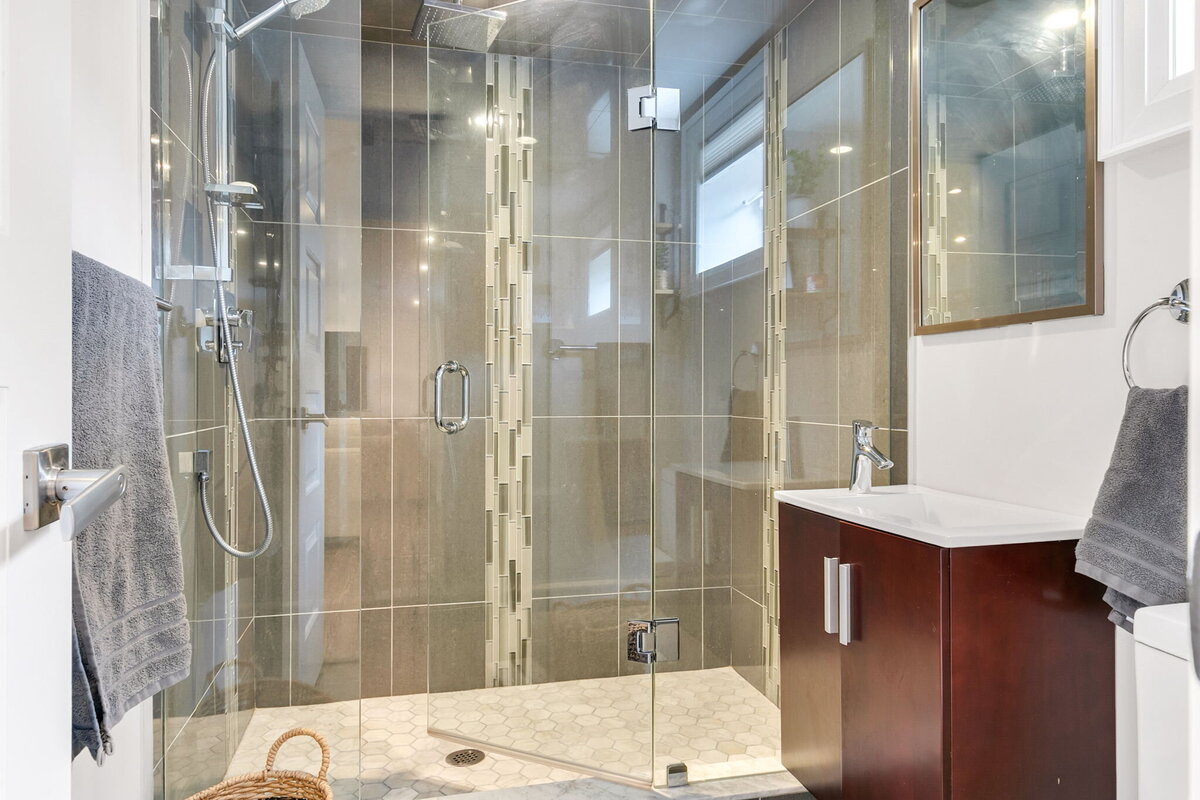 69-web-or-mls-60_008_Lower Level