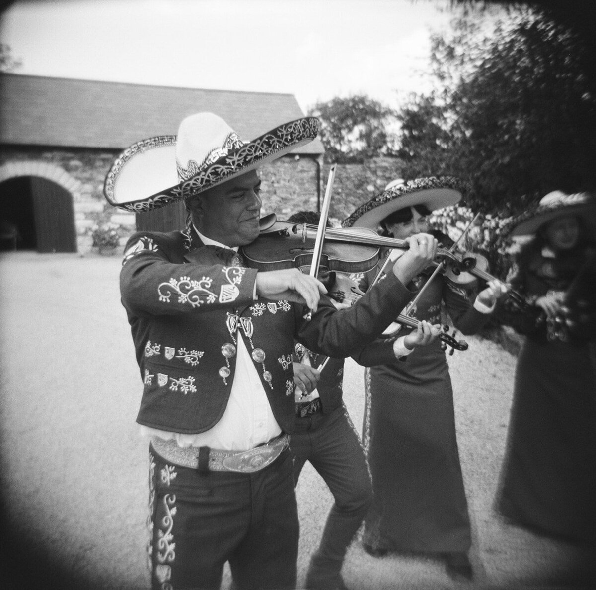 film-wedding-photographer-ireland-35mm-luxury (41)