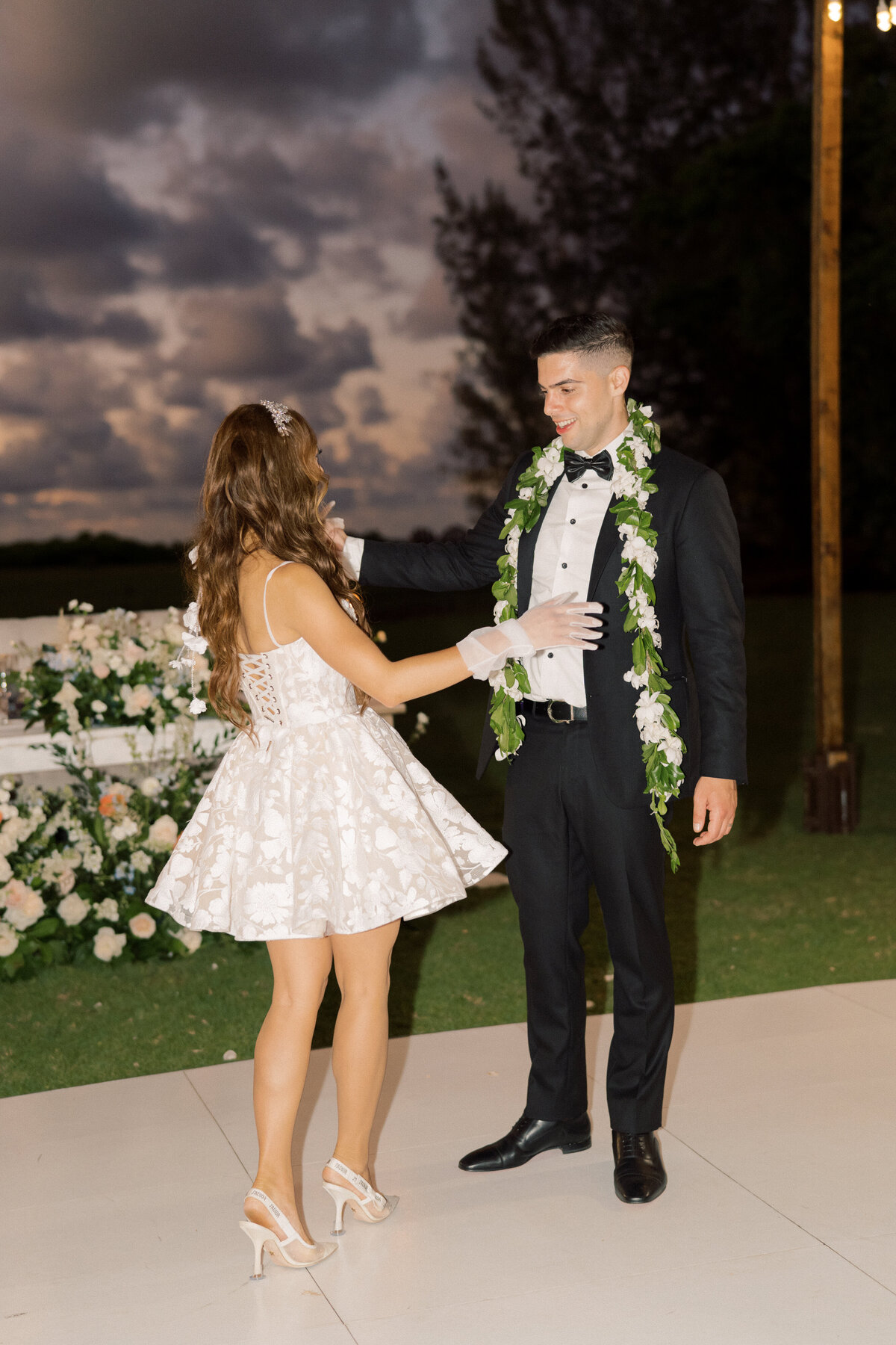 Loulu Palm Wedding Photographer Oahu Hawaii Lisa Emanuele-1137