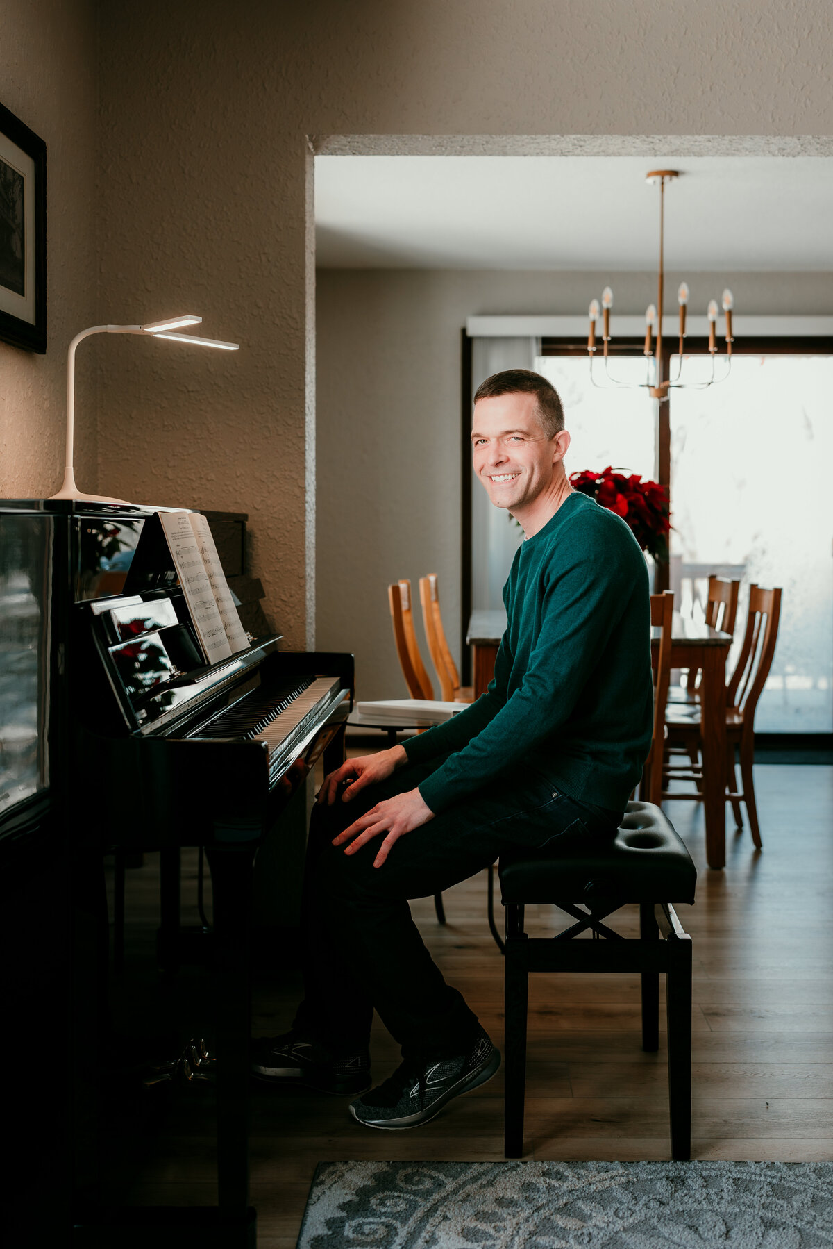 Show your authentic self with professional dating photography in the Twin Cities. Natural, relaxed portraits that make you stand out online.