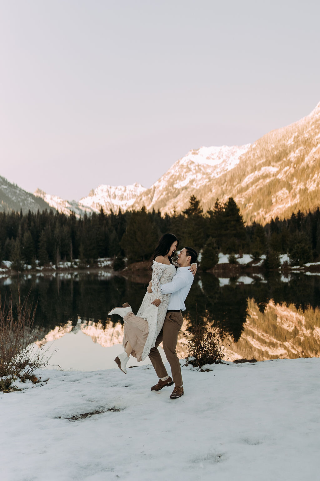 Joyce Li Photography Destination Wedding Elopement Engagement Lifestyle Portrait Photographer West Coast Seattle Washington California goldcreekpondengagement-40