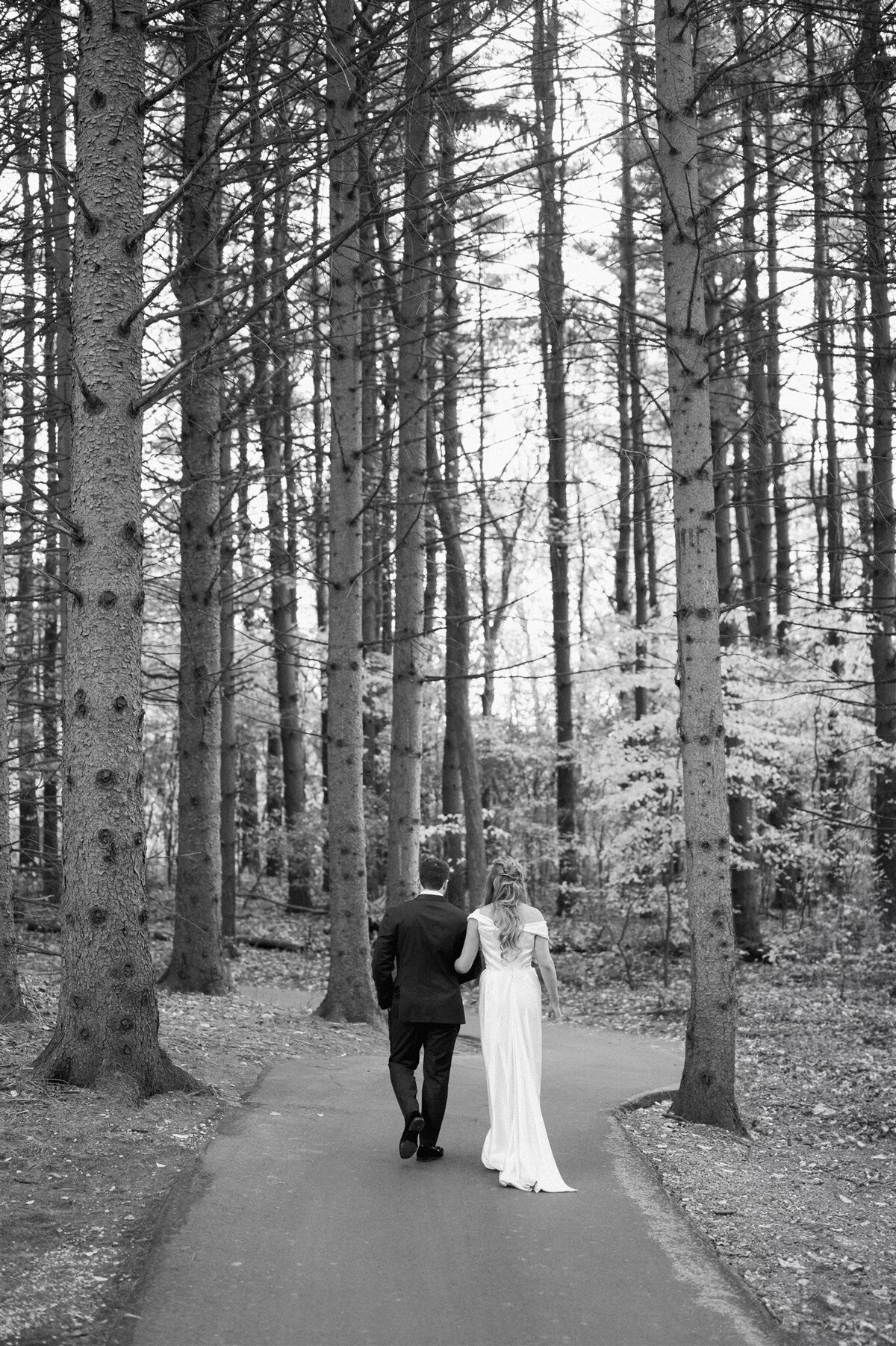 black-tie-wedding-classic-fun-vibes-shepherds-hollow-michigan-043