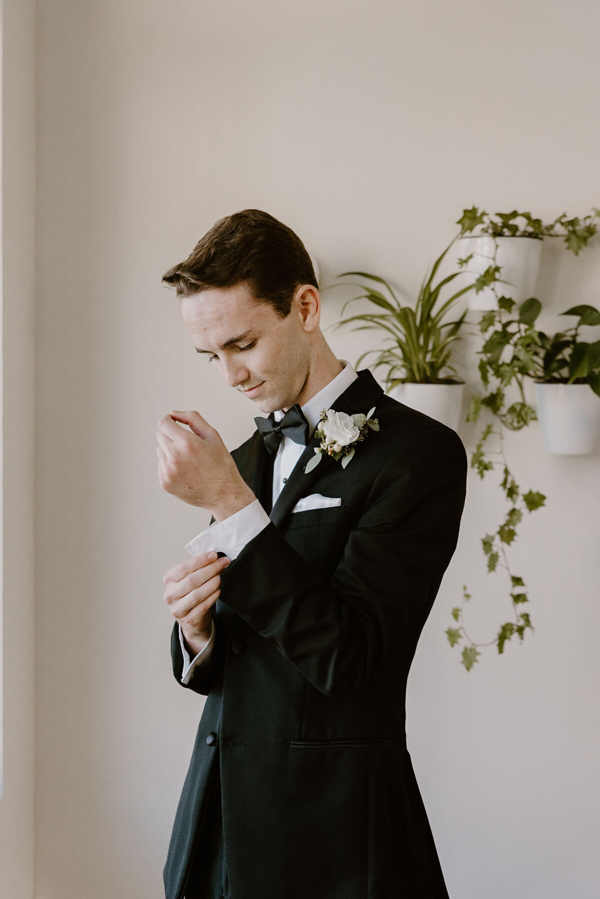 groomputtingonsuit